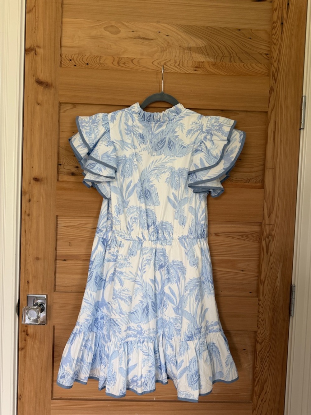 Sugarlips Blue White Tropical Print Flutter Sleeve Mini Dress - Picture 7 of 7